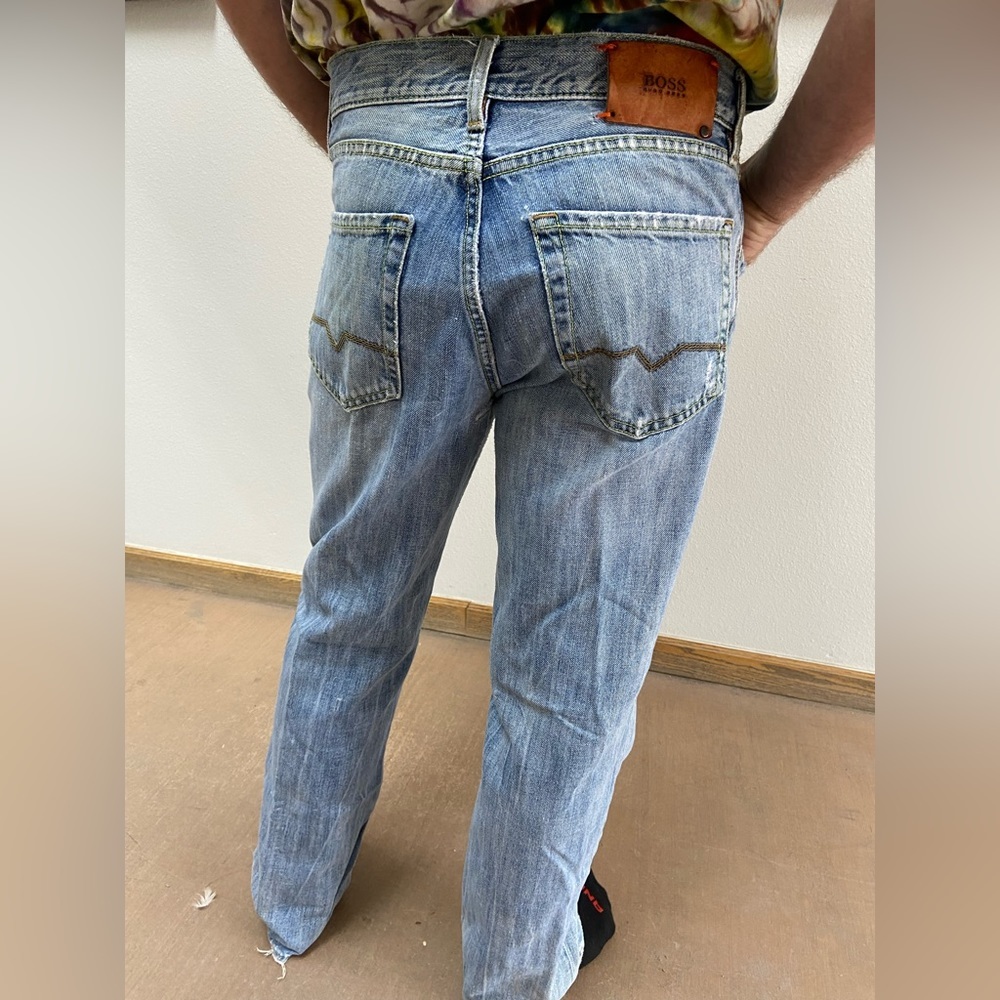 Y2K Boss 32/32 Distressed Button fly straight leg Jeans